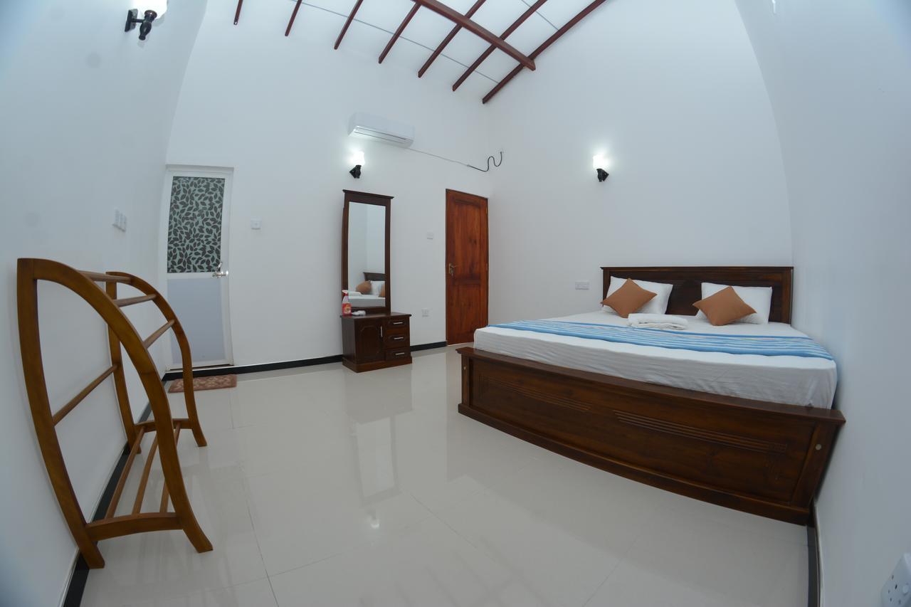 Reshani Guest House Negombo Exterior photo