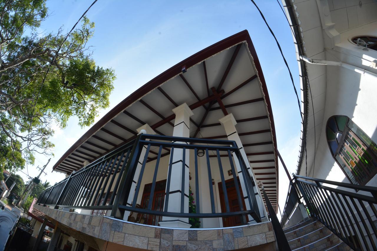 Reshani Guest House Negombo Exterior photo
