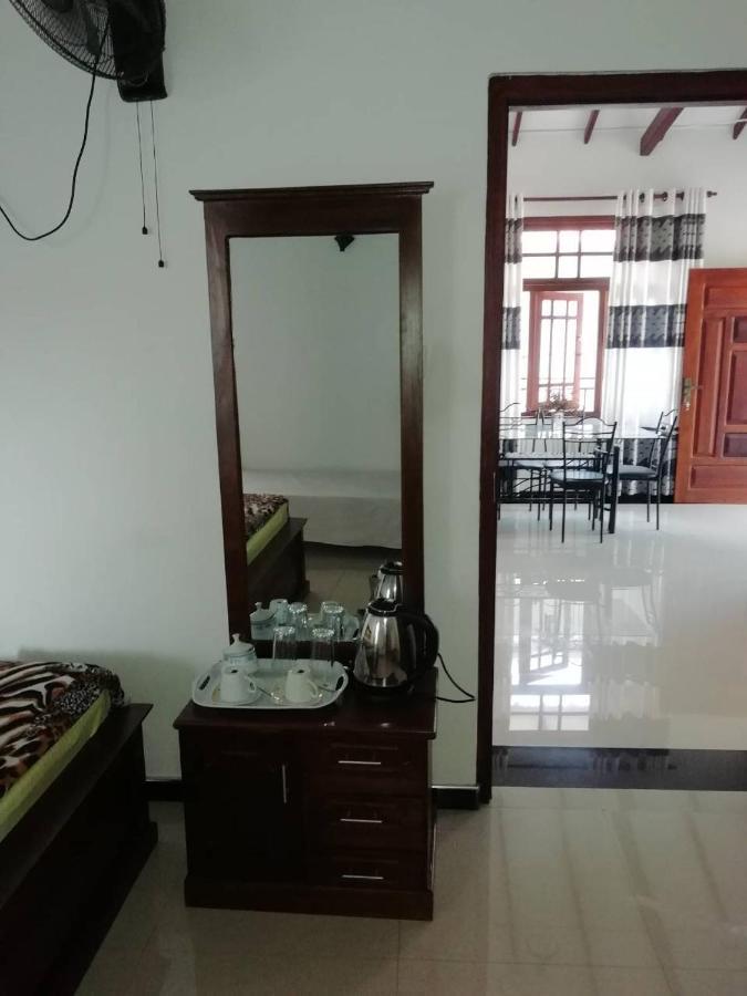 Reshani Guest House Negombo Exterior photo