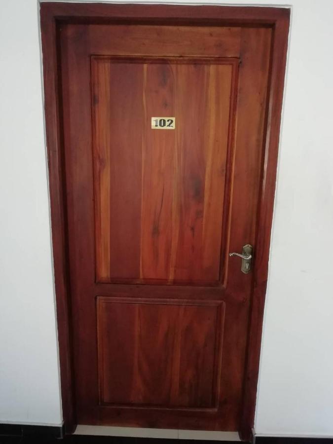 Reshani Guest House Negombo Exterior photo